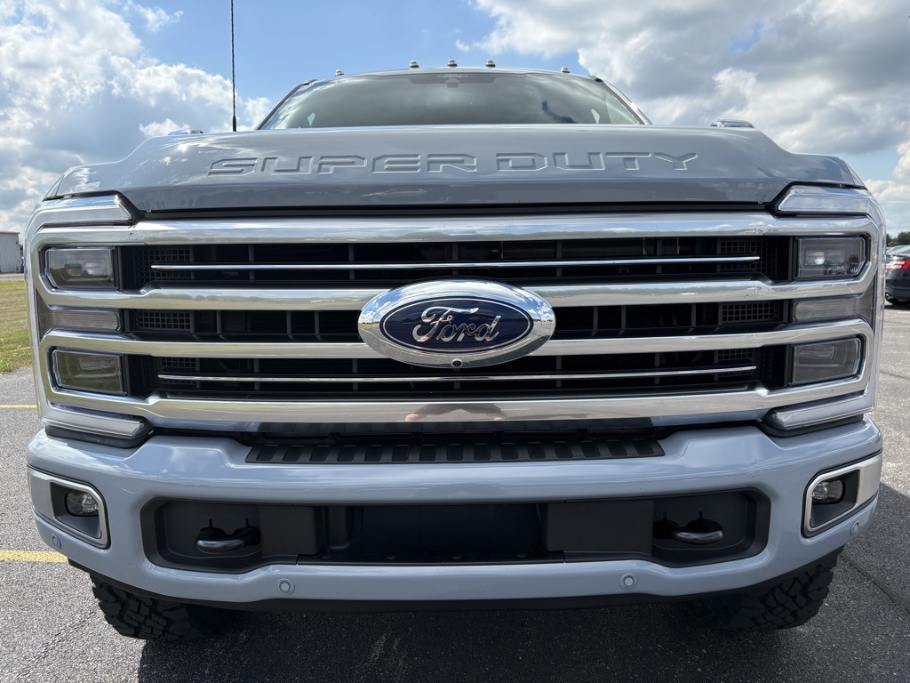 2025 Ford F-350 Platinum photo 2