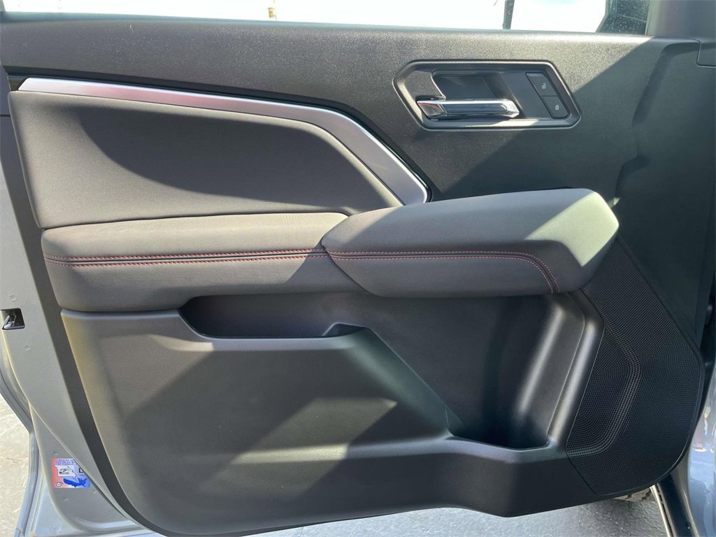 2025 Chevrolet Colorado Z71 photo 14