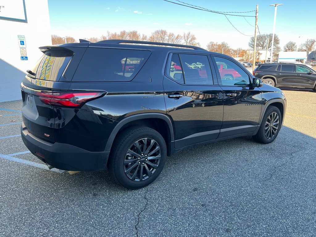 2023 Chevrolet Traverse RS photo 2