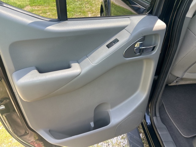 2020 Nissan Frontier SV photo 17