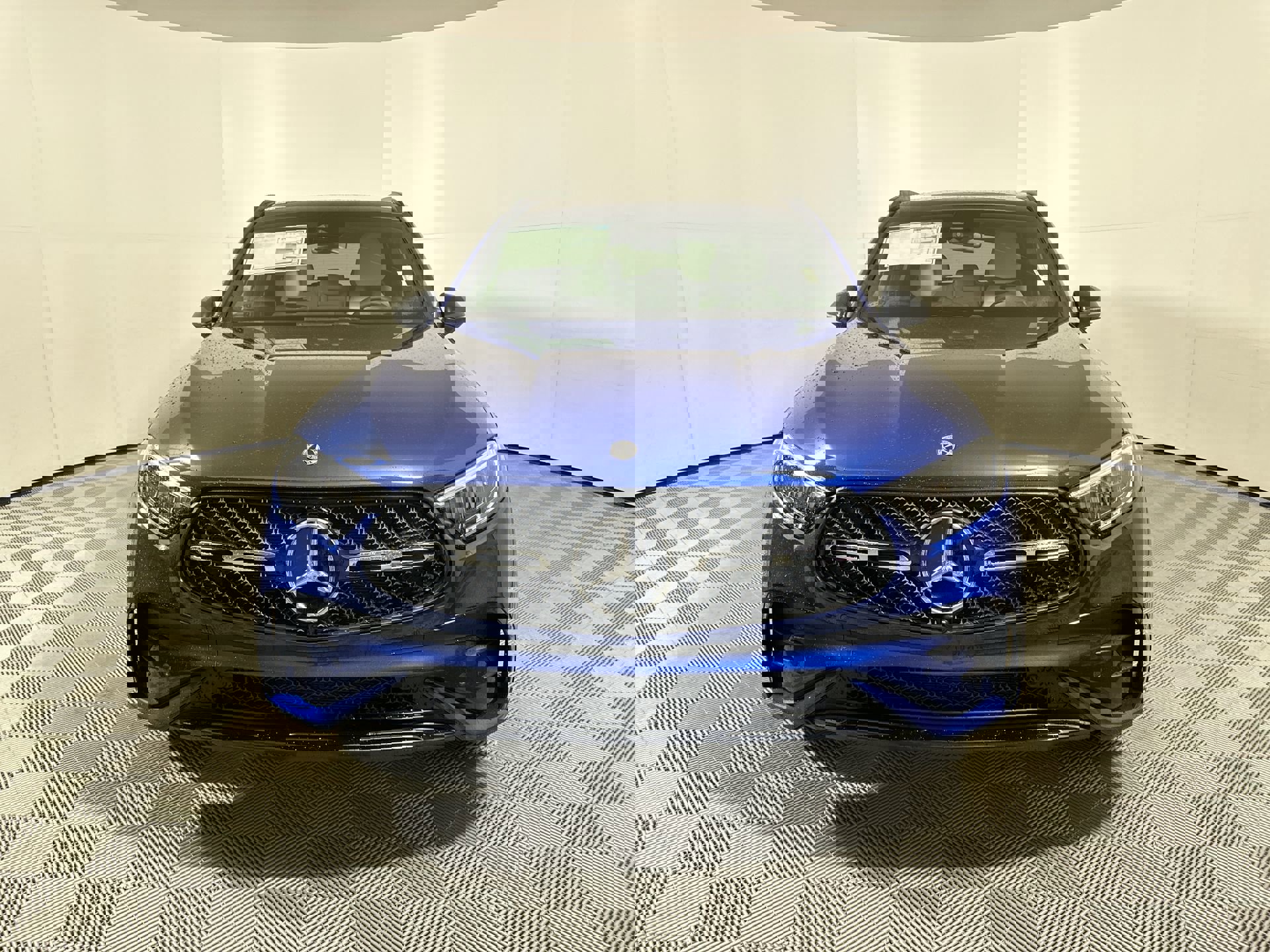 2025 Mercedes Benz GLC 300 4MATIC photo 3