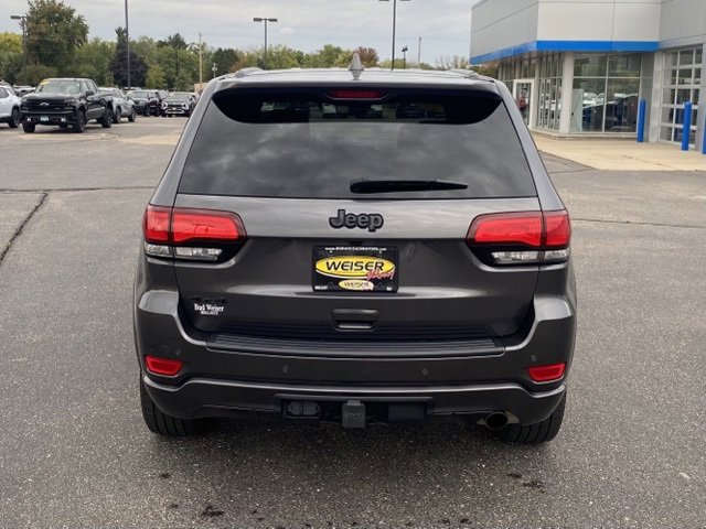 2021 Jeep Grand Cherokee Laredo photo 3