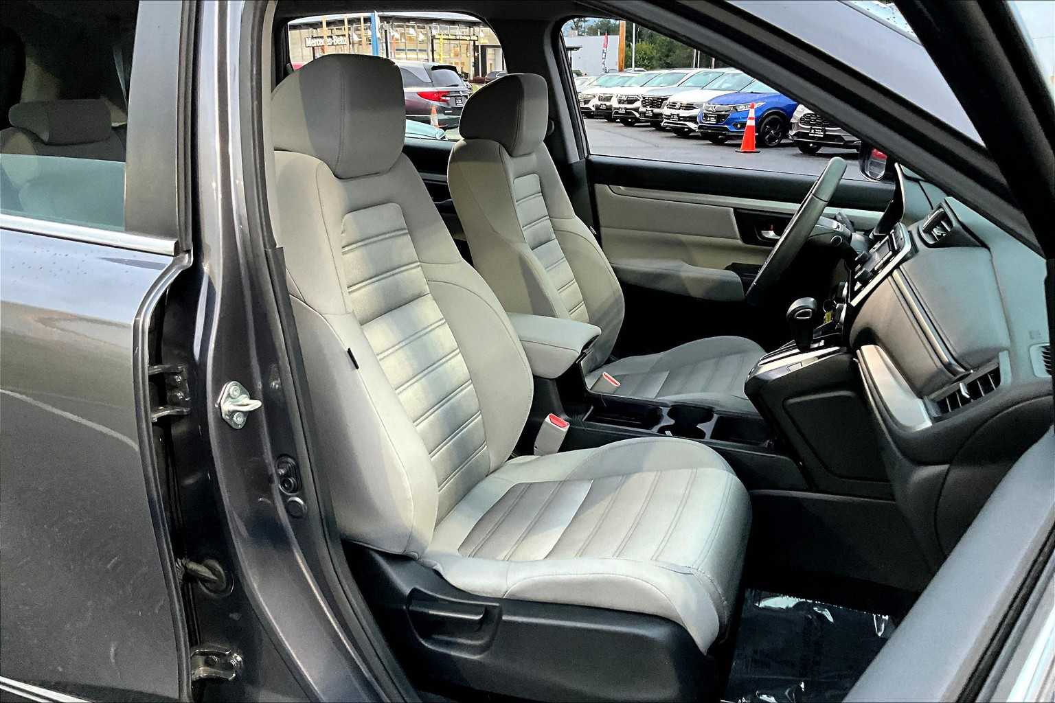 2017 Honda CR-V LX photo 8