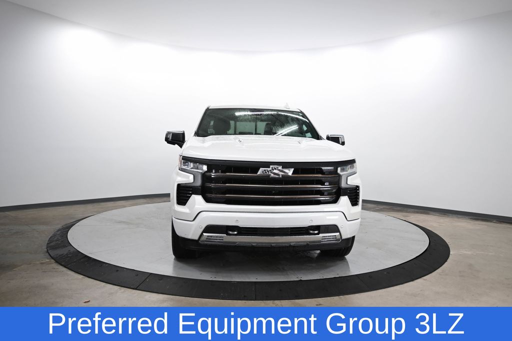 2022 Chevrolet Silverado 1500 High Country photo 2