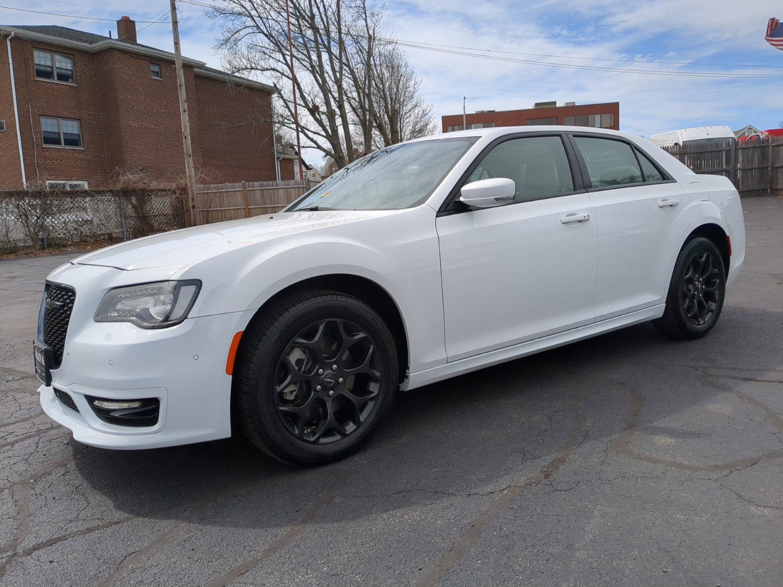 New 2022 Chrysler 300 TOURING L Sedan in Medford C23002 Grava