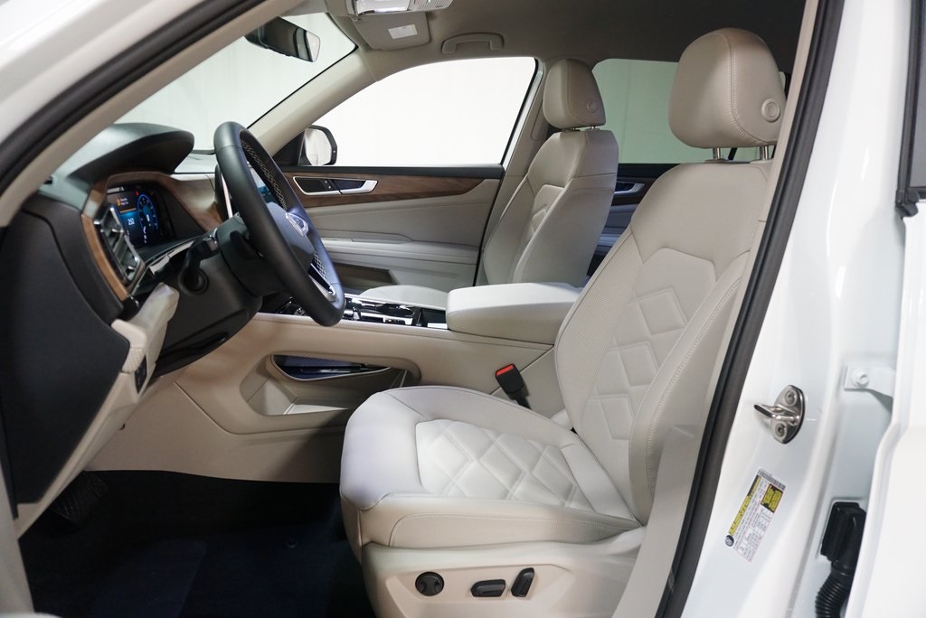 2025 Volkswagen Atlas SE Technology photo 11