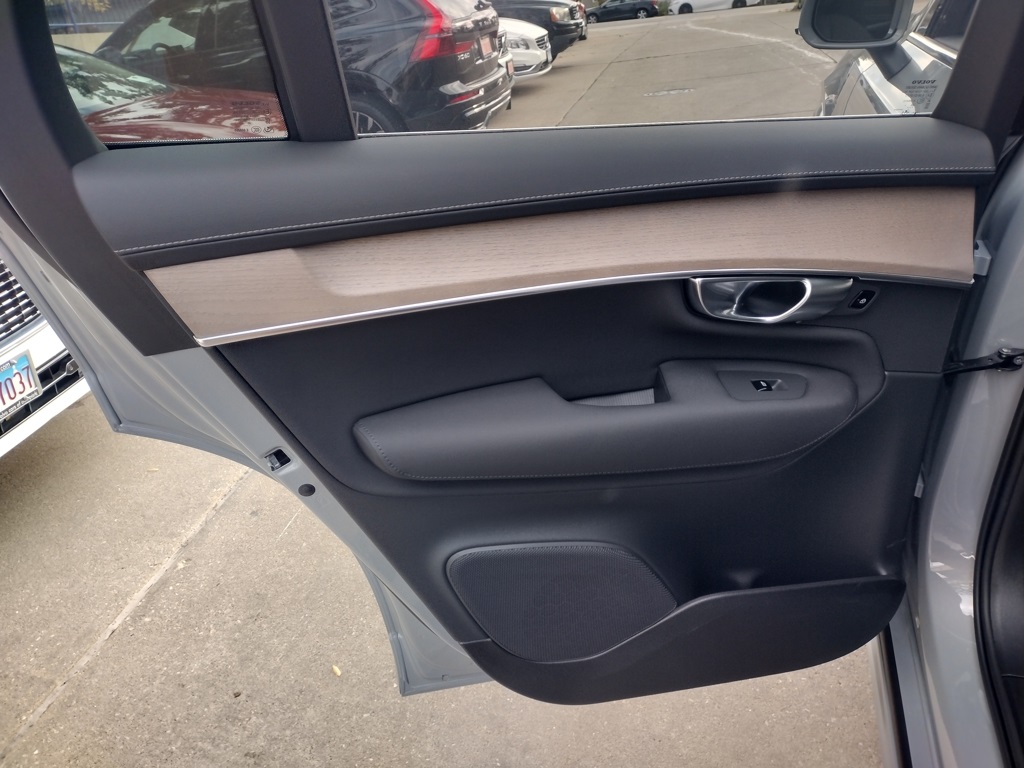 2026 VOLVO XC90 - Image 15