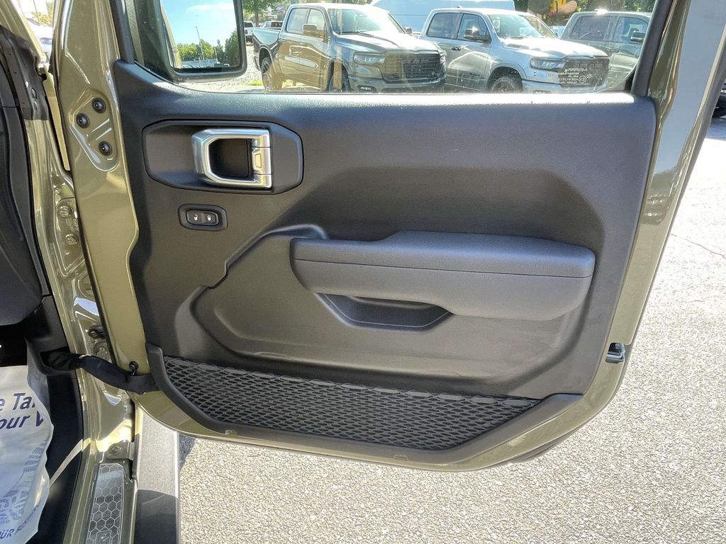 2025 Jeep Wrangler Willys 4xe photo 14