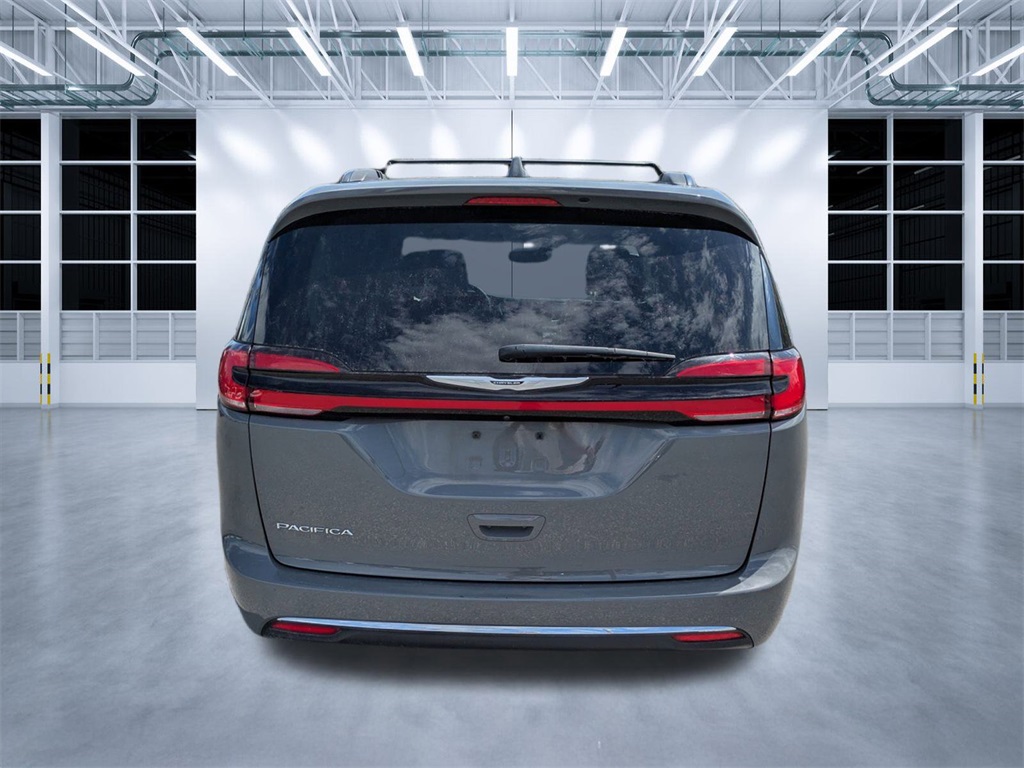 2022 Chrysler Pacifica Touring L photo 4