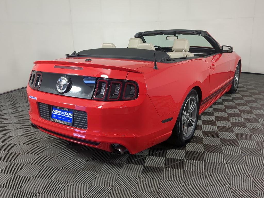 2013 Ford Mustang V6 Premium photo 9