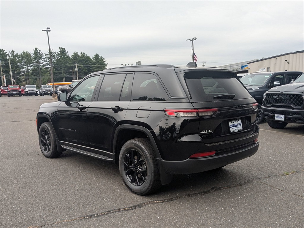 2025 Jeep Grand Cherokee Altitude X photo 5