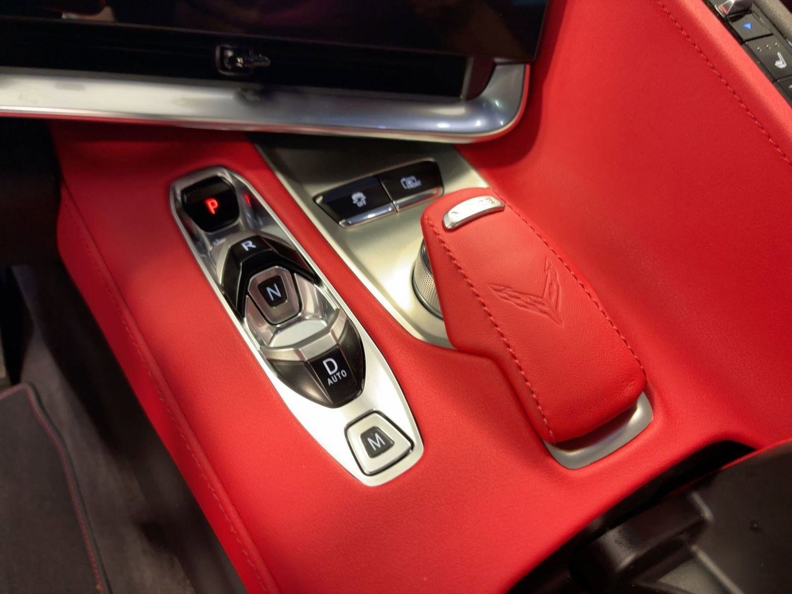 2025 Chevrolet Corvette Stingray 2LT Convertible photo 16