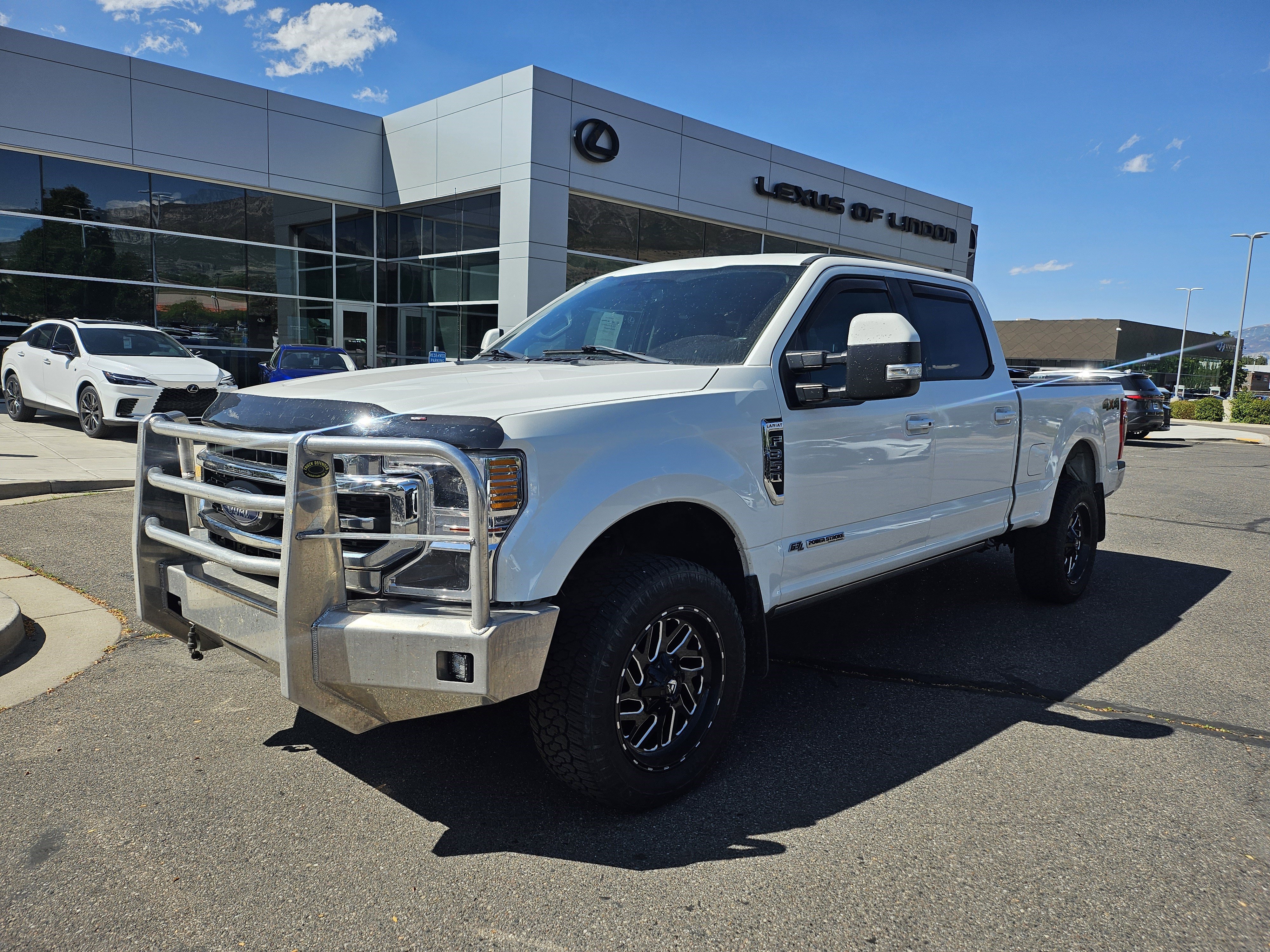2020 Ford F-350 Super Duty Lariat's photo