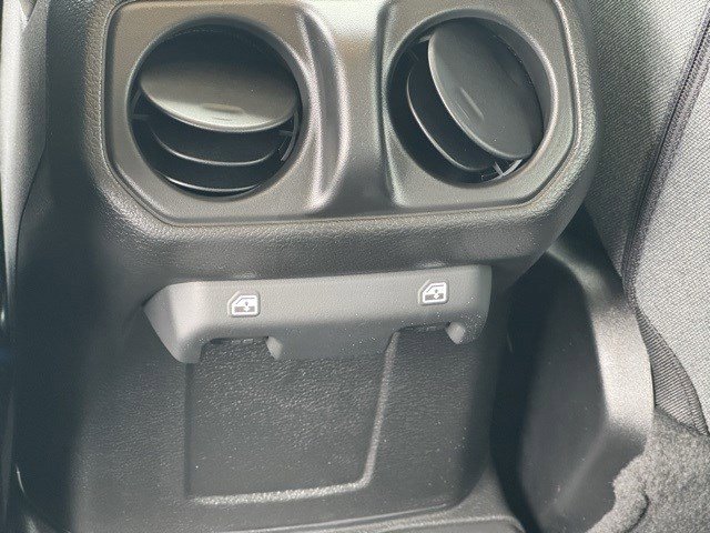 2025 Jeep Wrangler Sport S photo 27