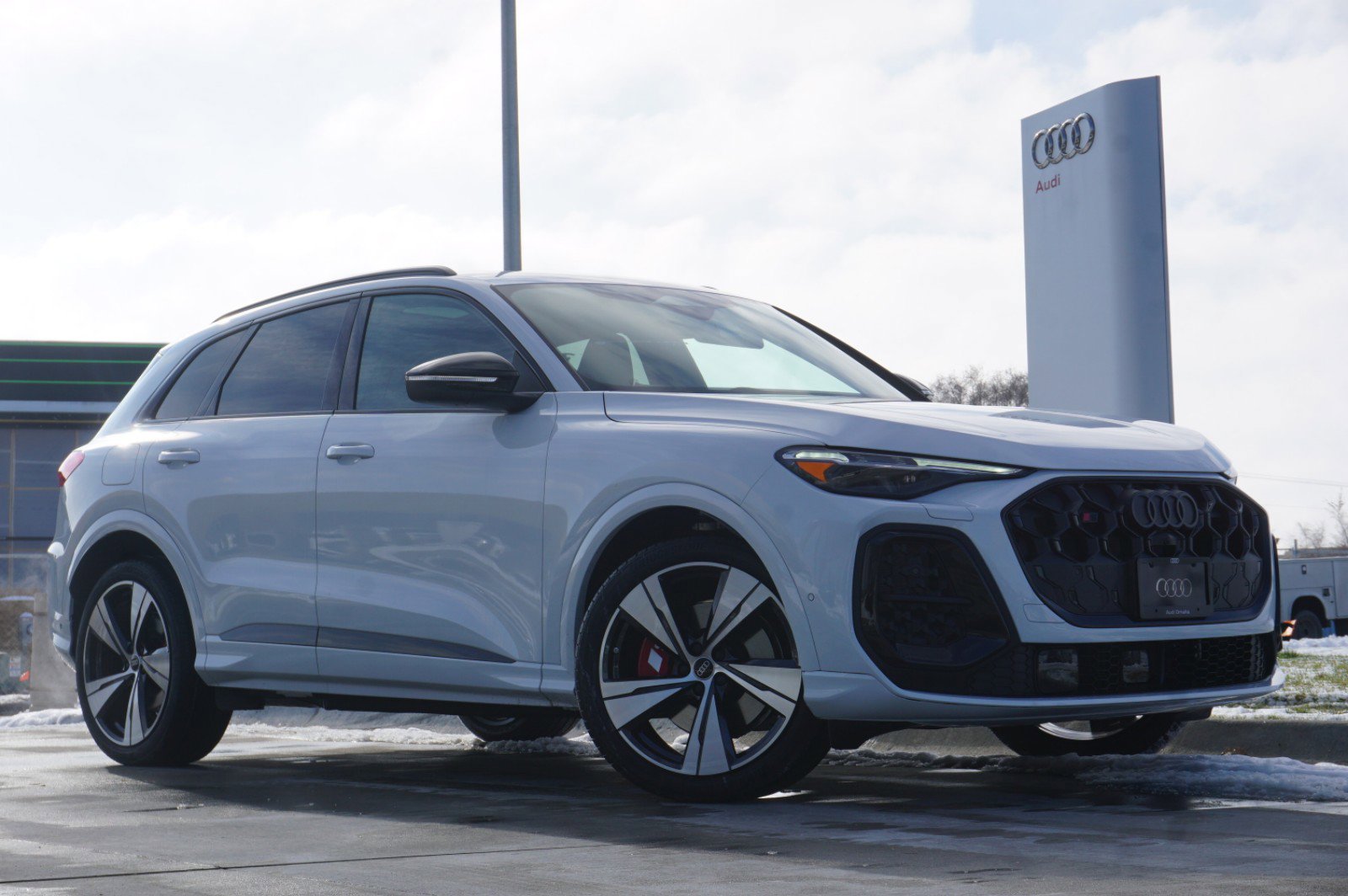 2025 Audi New SQ5 Premium Plus's photo