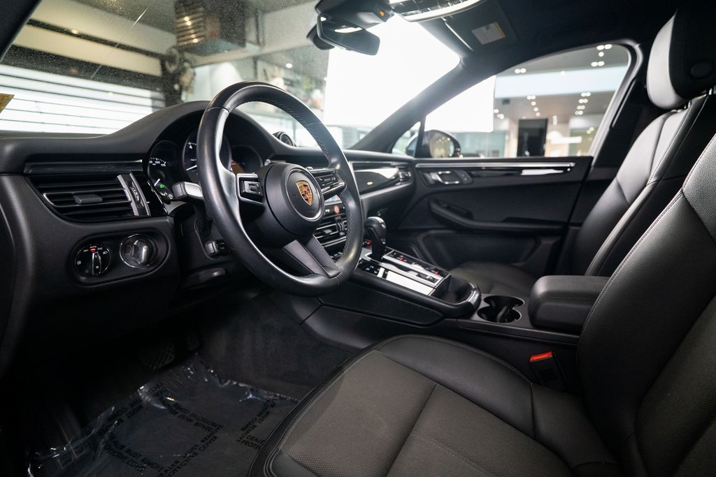 2022 Porsche Macan Base photo 4