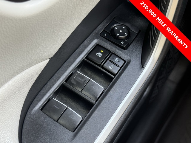 2024 Toyota RAV4 Hybrid XLE photo 8