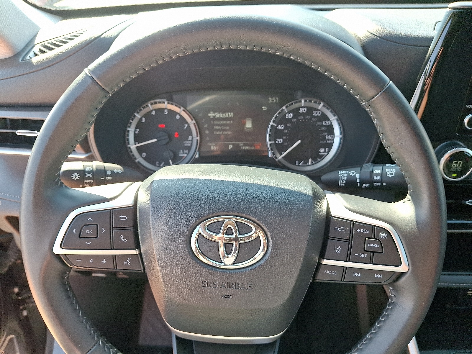 2024 Toyota Highlander LE photo 20