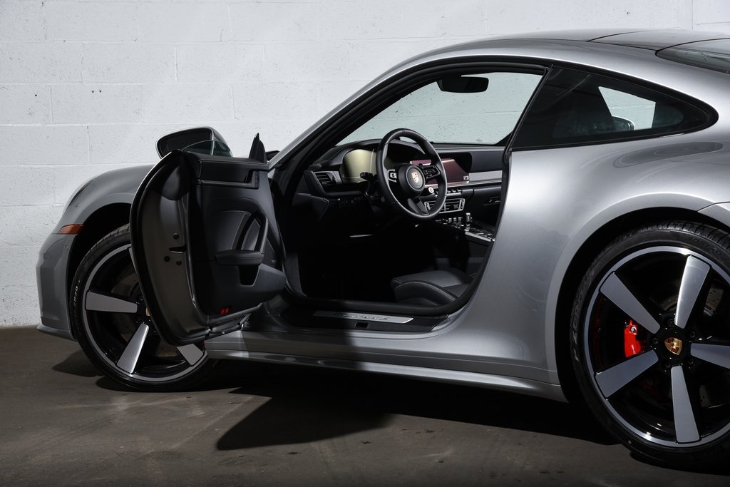 2025 Porsche 911 S photo 6