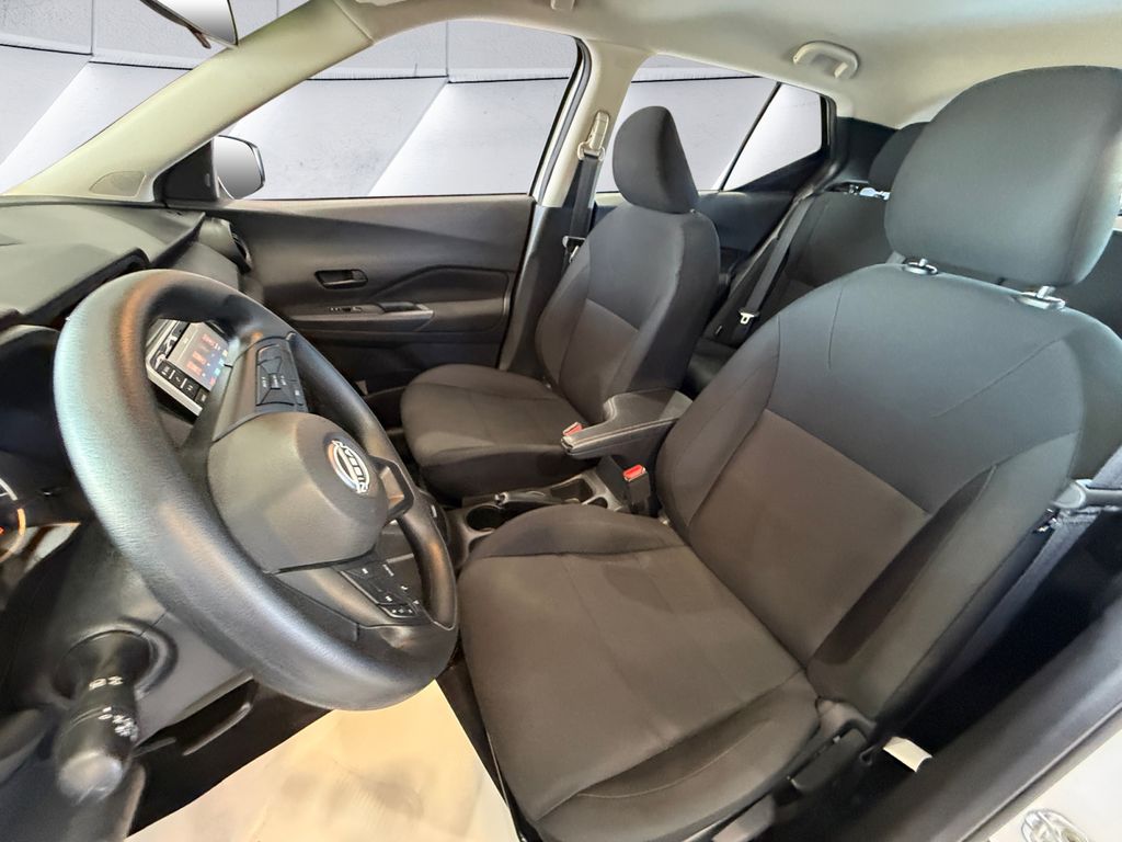 2024 Nissan Kicks S photo 8