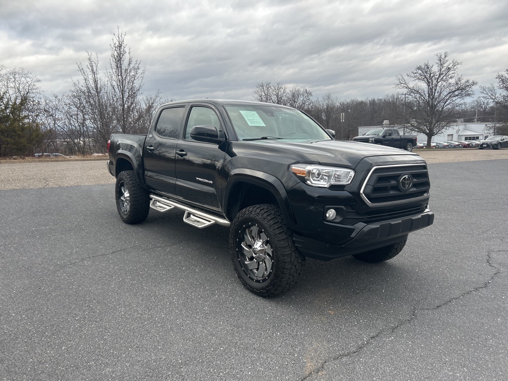 2023 Toyota Tacoma SR5's photo