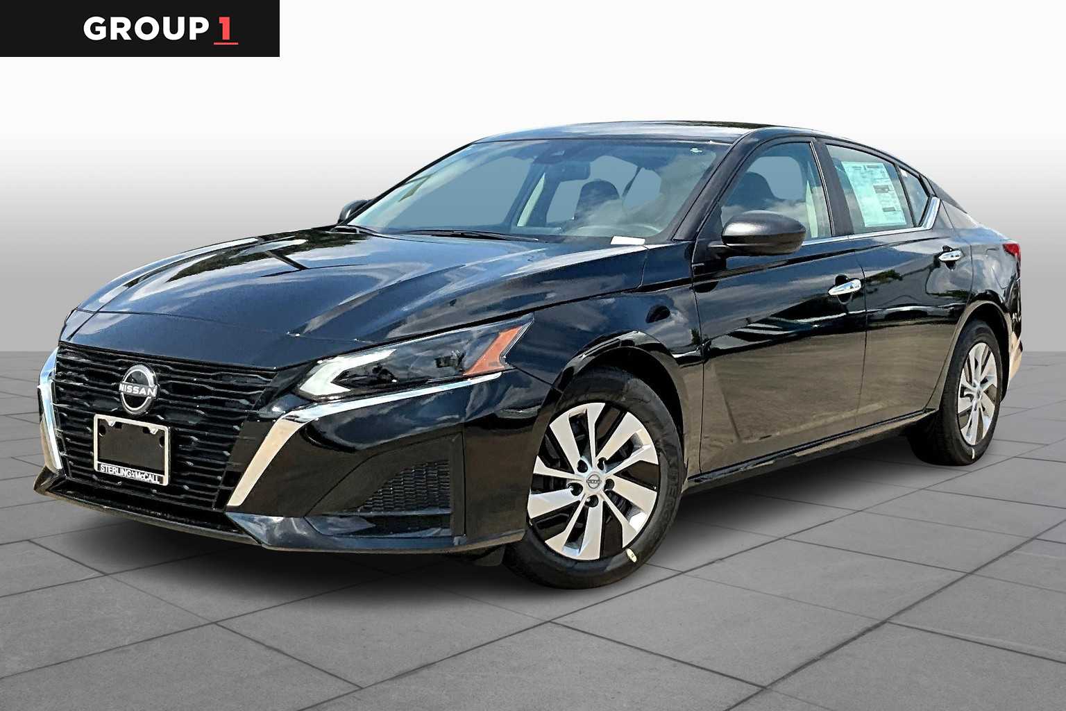 2025 Nissan Altima SR photo 5