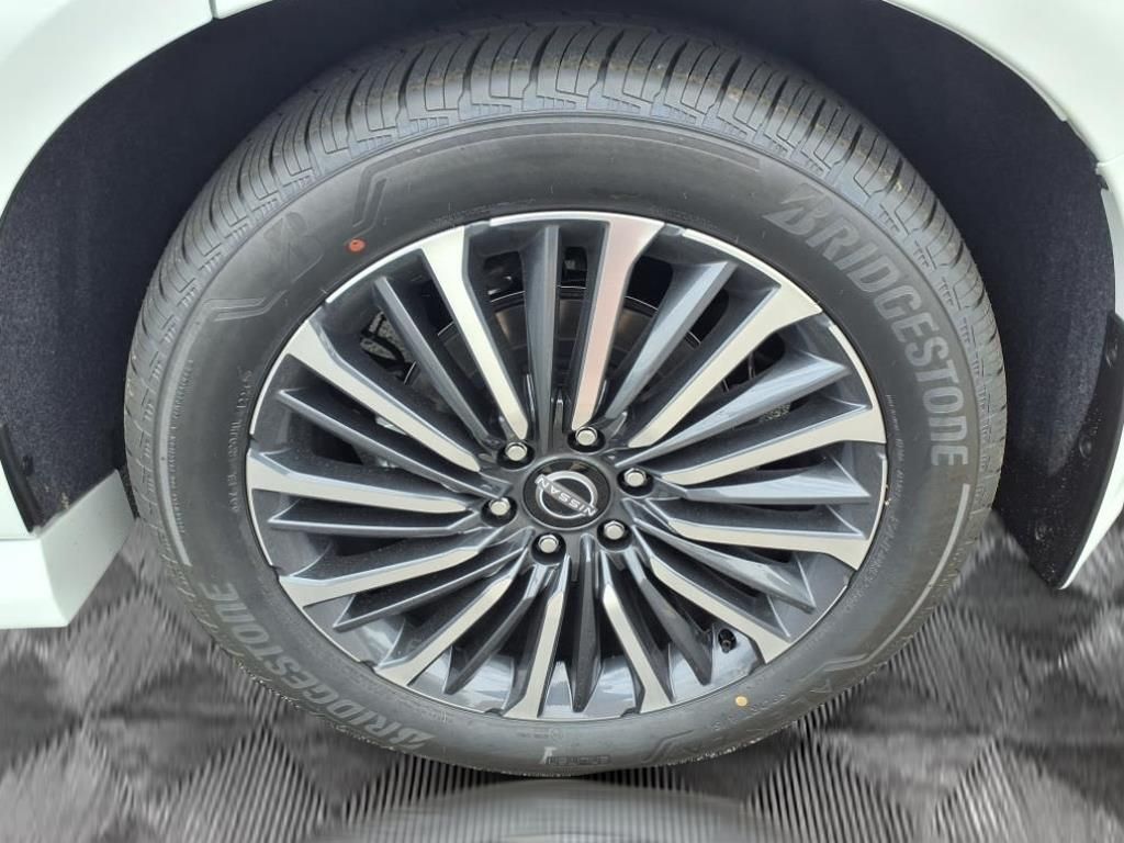 2025 Nissan Armada Platinum Reserve photo 17