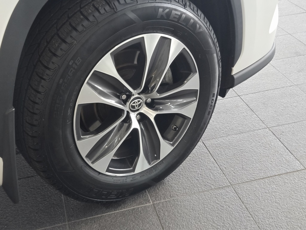 2021 Toyota Highlander XLE photo 6