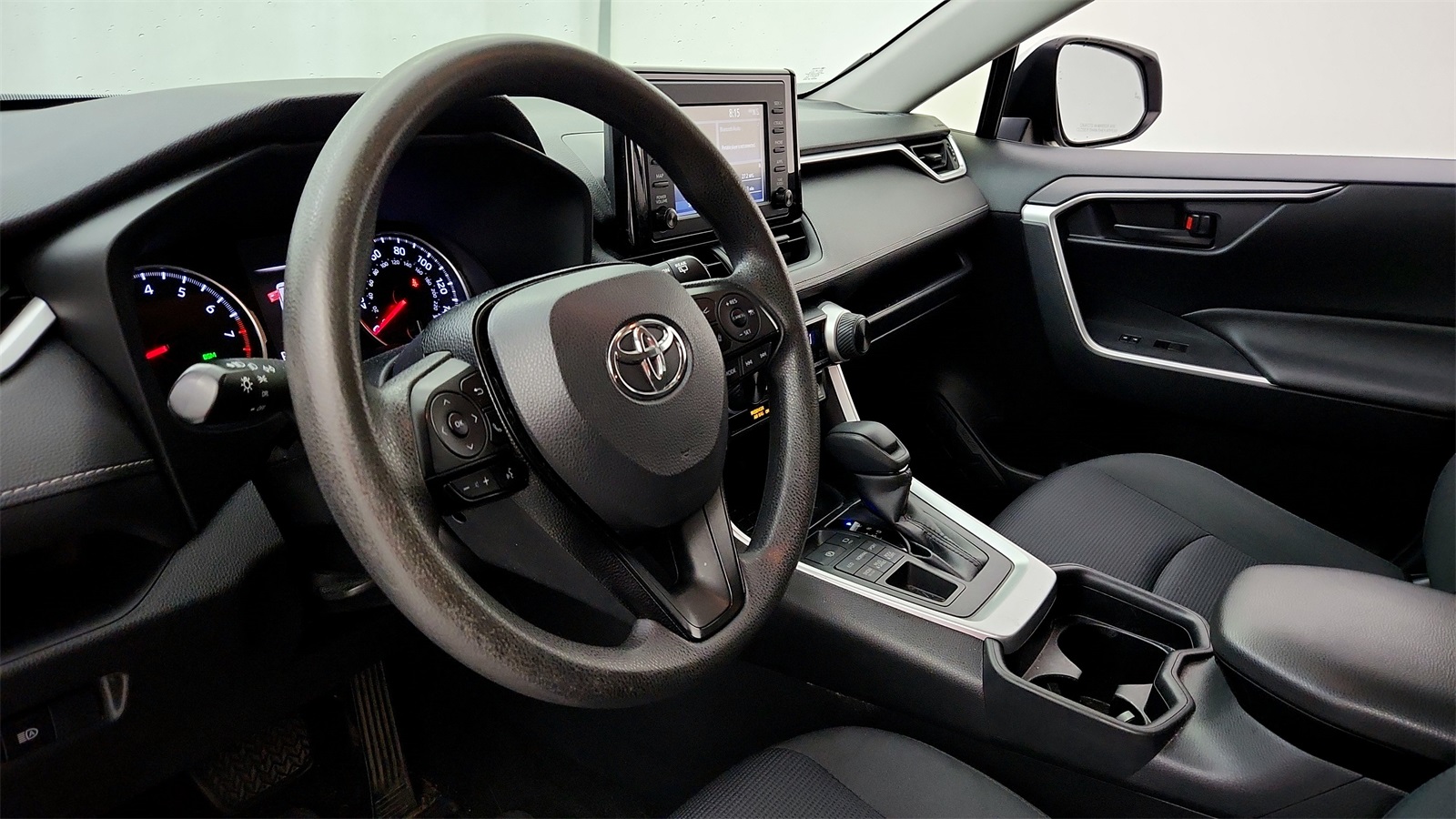 2019 Toyota RAV4 LE photo 23