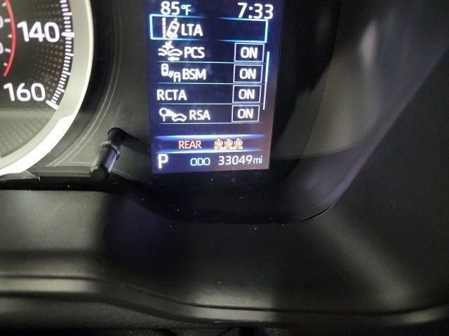 2022 Toyota Corolla Cross LE photo 23