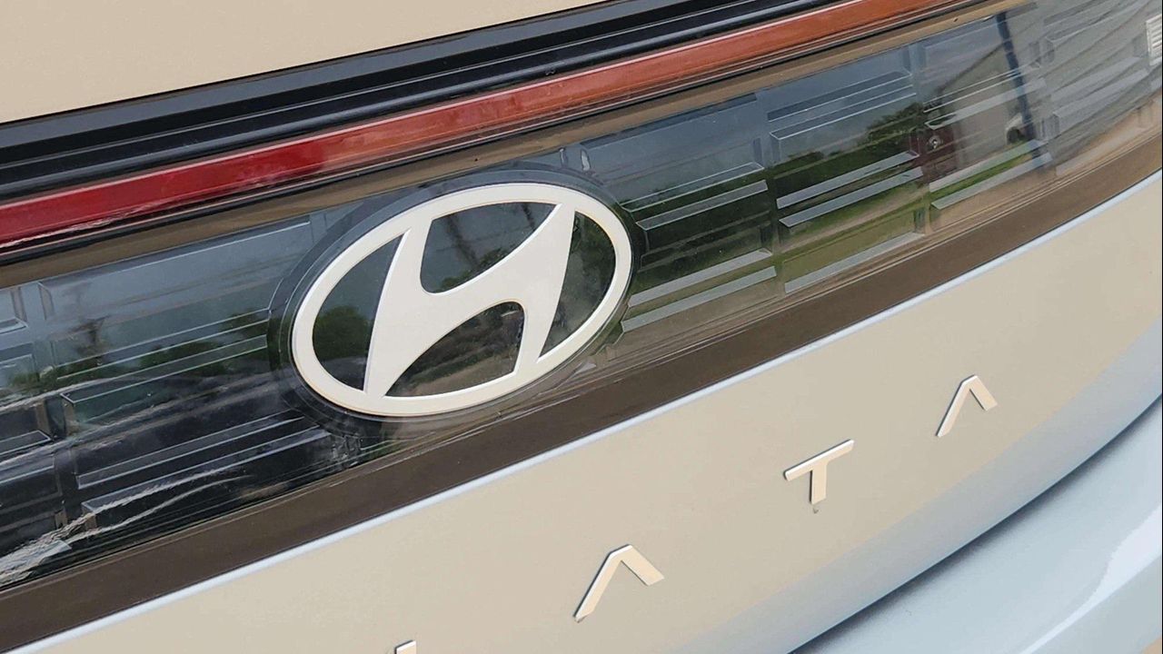 2025 Hyundai Sonata Hybrid Limited photo 24