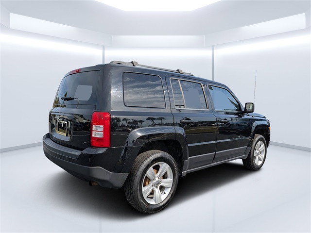2014 Jeep Patriot Latitude photo 2