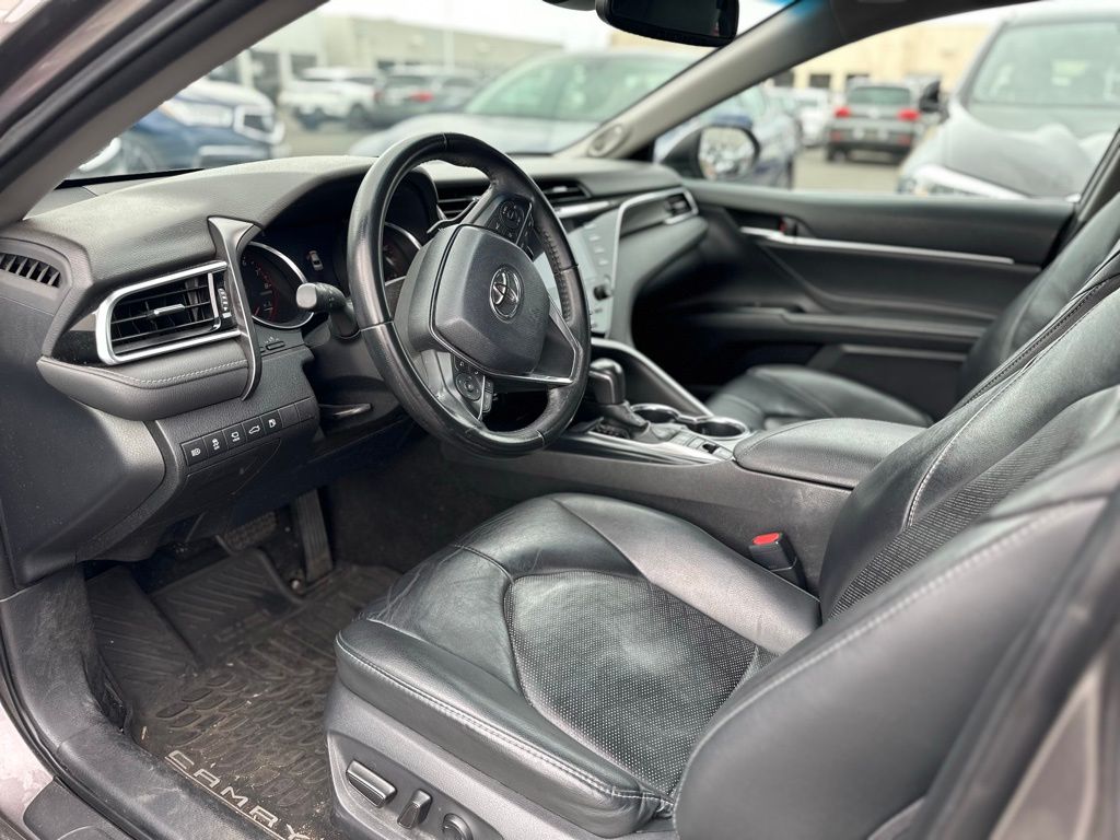 2018 Toyota Camry XSE V6 photo 9