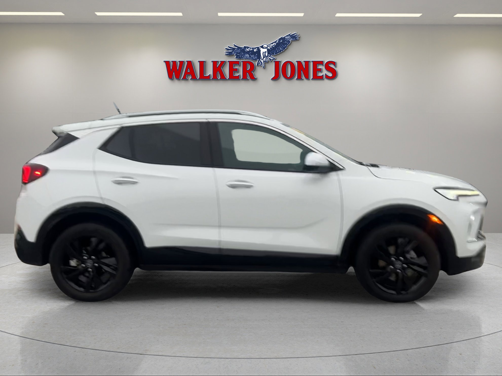 2024 Buick Encore GX Sport Touring photo 2