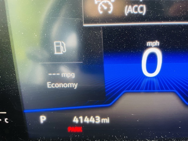 2022 Volkswagen Tiguan SE photo 2