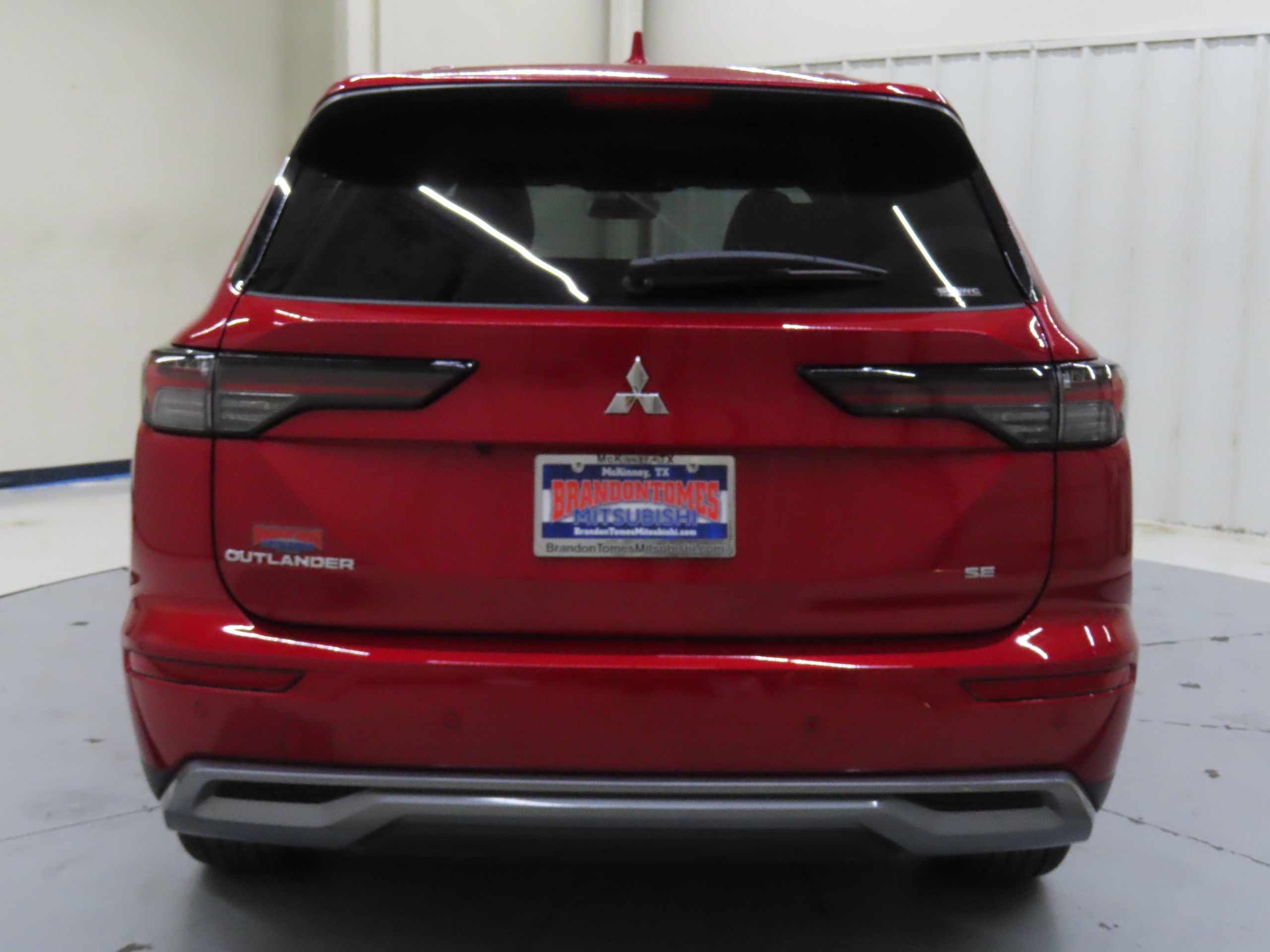 2025 Mitsubishi Outlander SE photo 4
