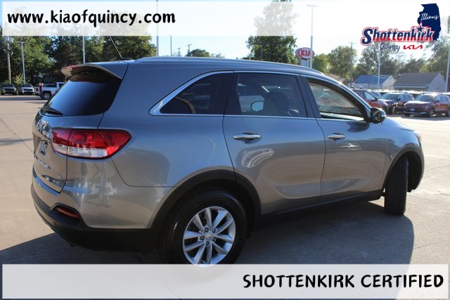 2017 Kia Sorento LX photo 4