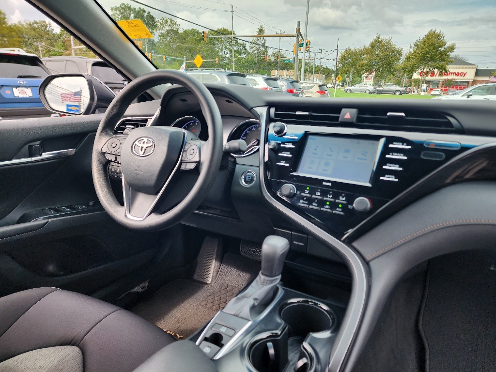 2020 Toyota Camry LE photo 22