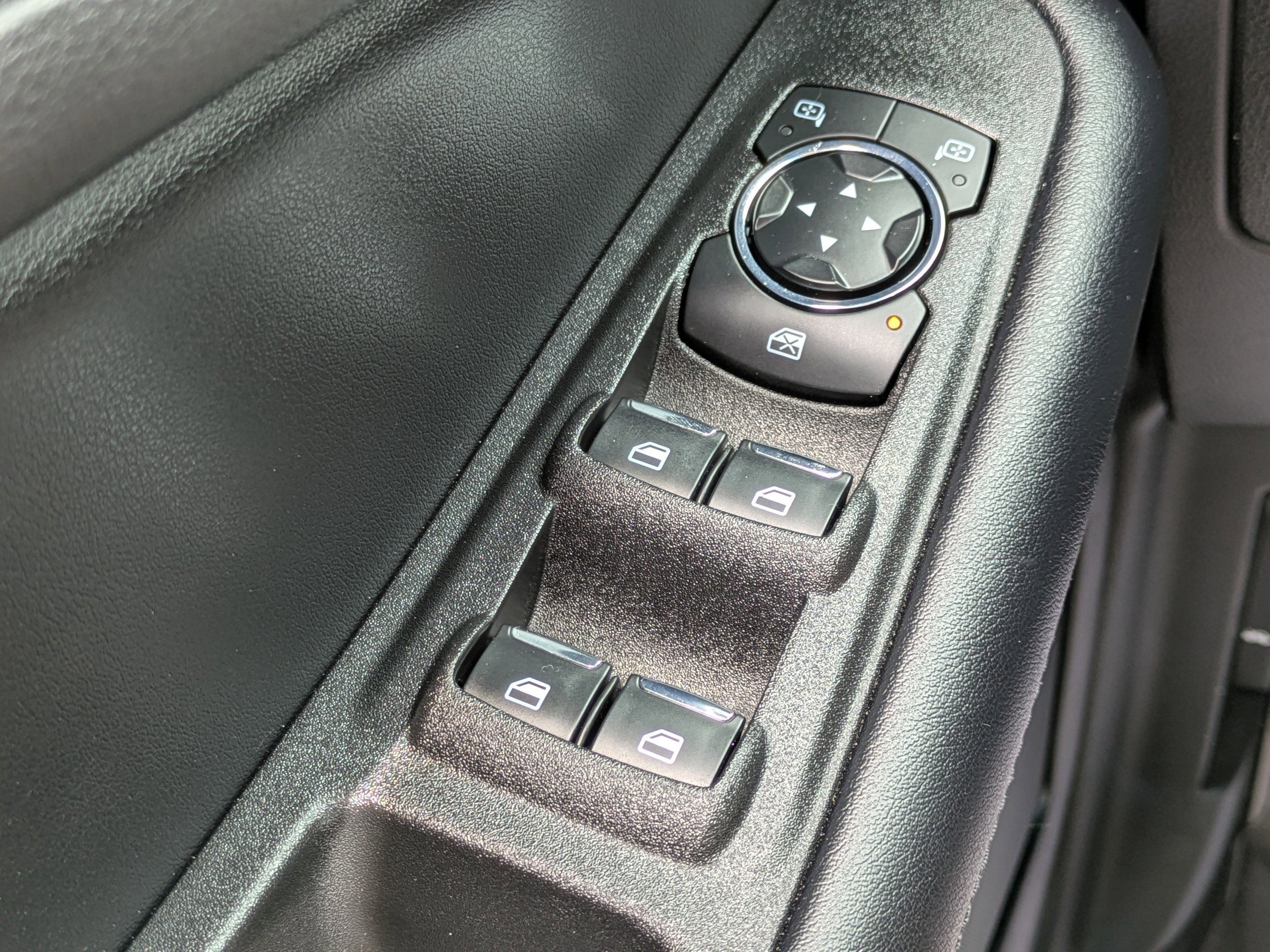 2024 Ford Edge SEL photo 18