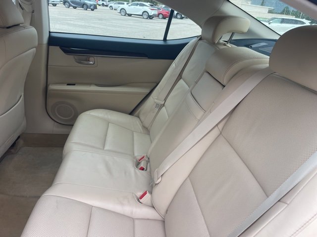2015 Lexus ES 350 photo 12