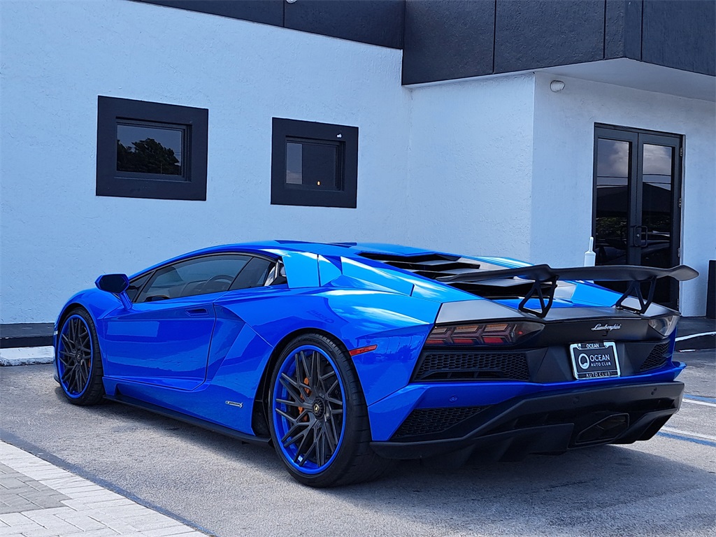 2018 Lamborghini Aventador S photo 3
