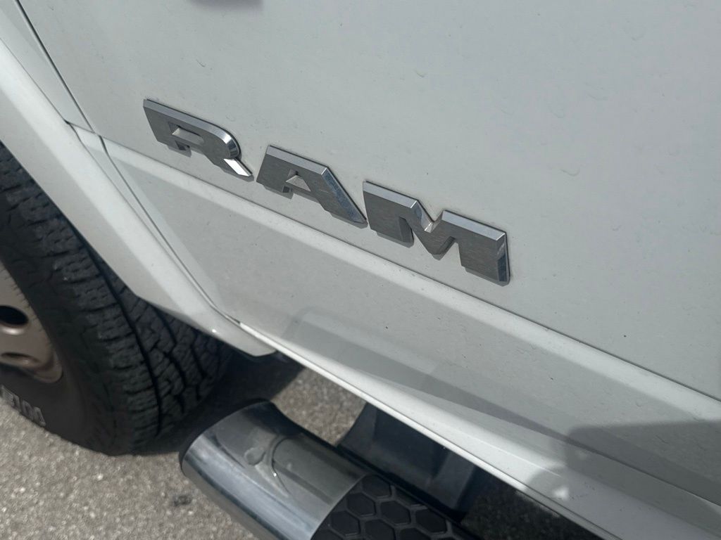 2020 Ram 3500 Laramie photo 27