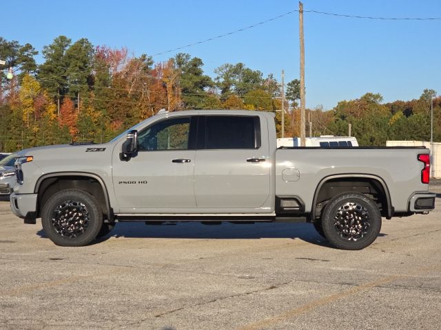 2024 Chevrolet Silverado 2500HD LTZ photo 2