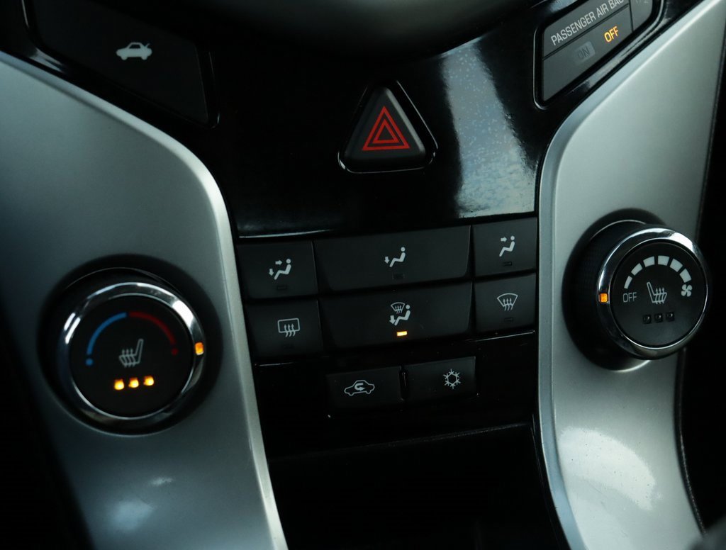 2015 Chevrolet Cruze LT photo 15