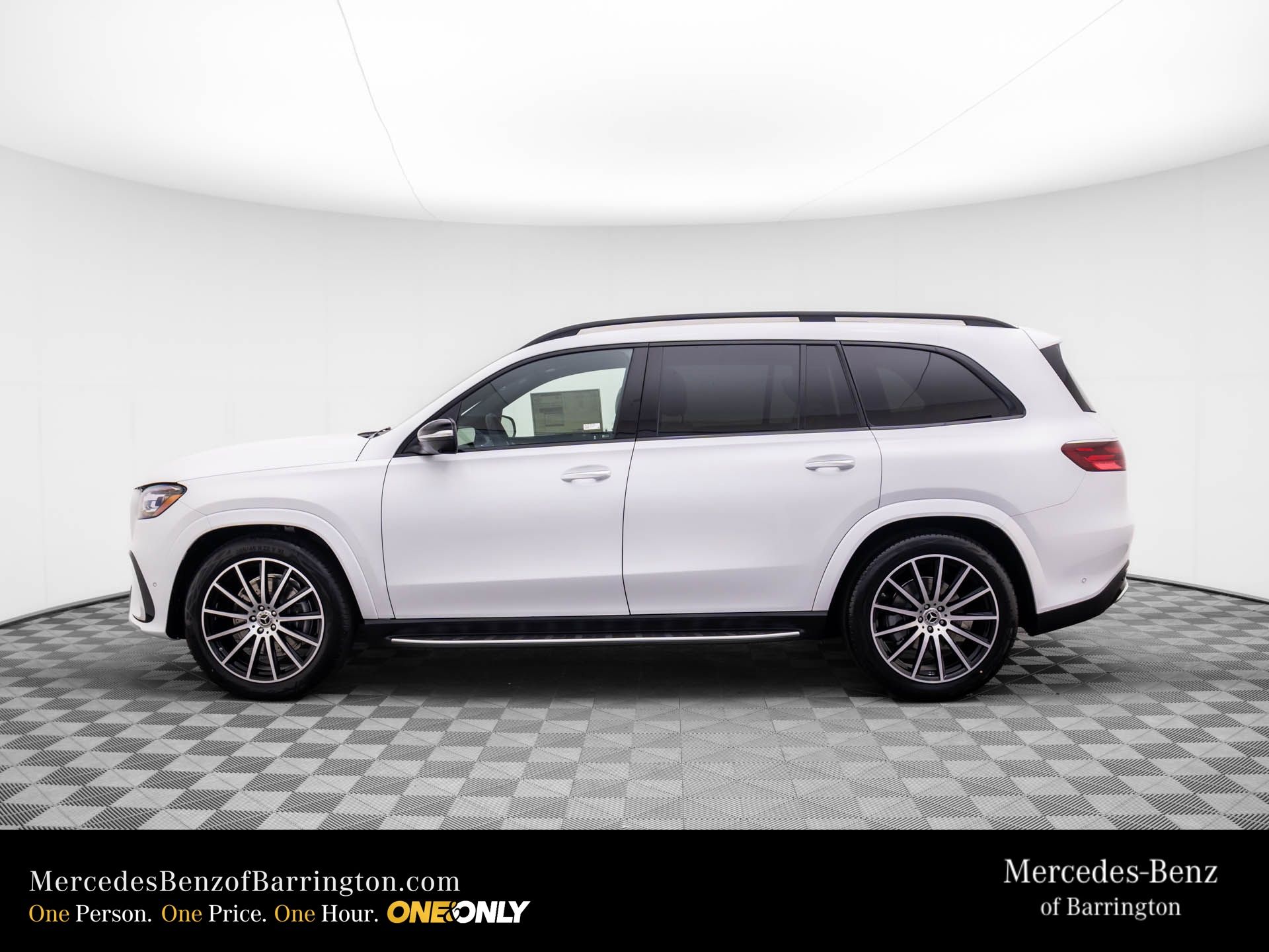 2025 Mercedes Benz GLS 580 4MATIC photo 2