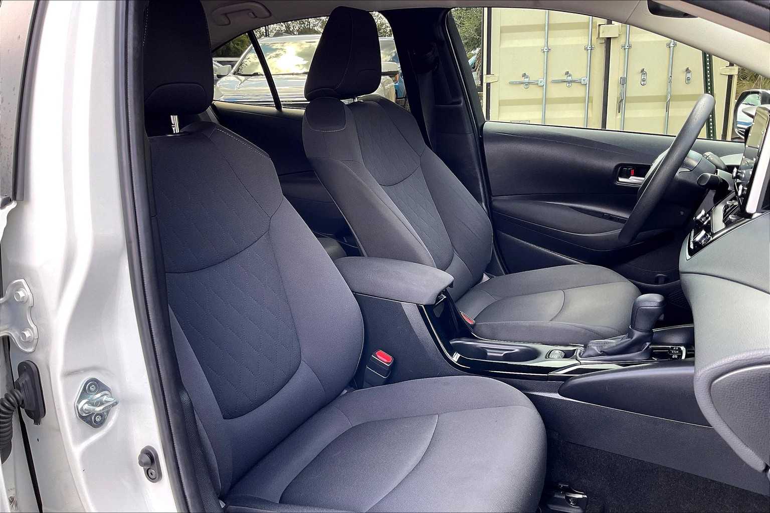 2021 Toyota Corolla Hybrid LE photo 7