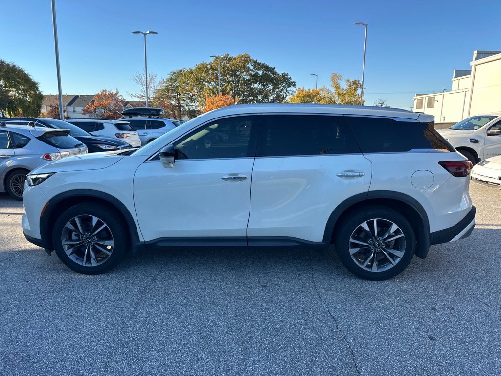 2022 Infiniti QX60 Luxe photo 2
