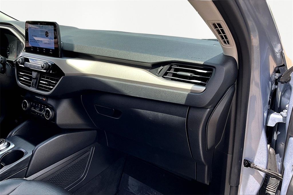 2022 Ford Escape SEL photo 17