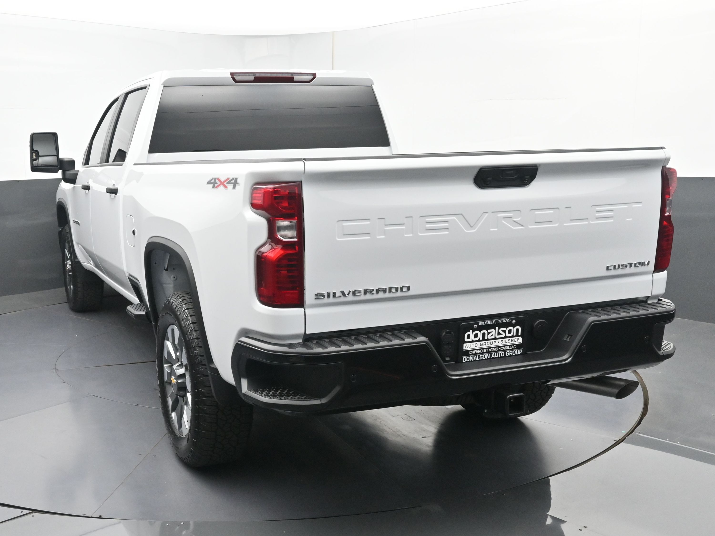 2026 Chevrolet Silverado 2500HD Custom photo 3