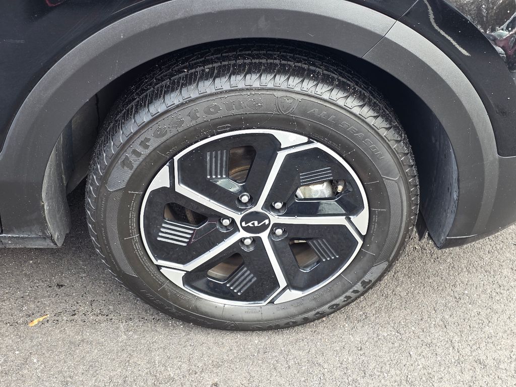 2023 Kia Niro EX photo 4